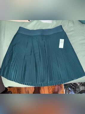 Old Navy Pleated Skater Skirt in Teal Green
